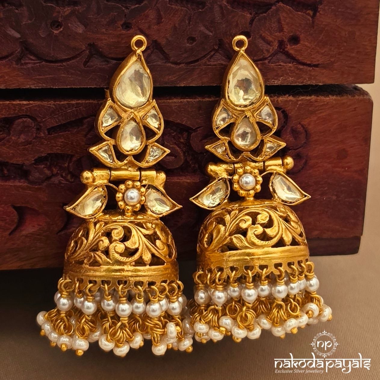 Traditional Pearly Jhumka (Ge10992)
