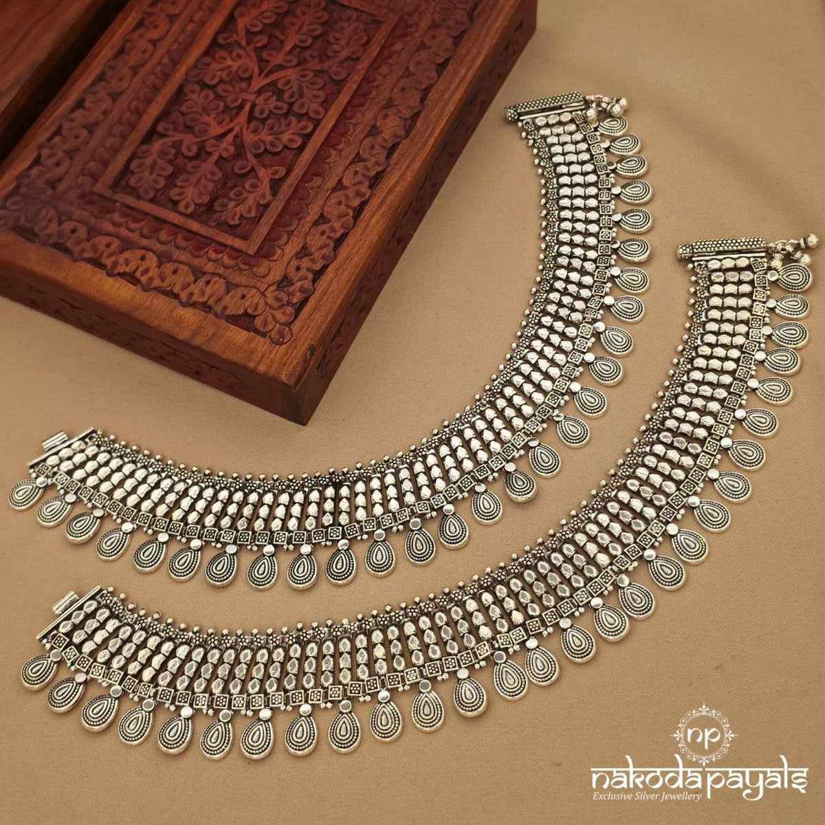 Elegant Drop Floral Anklets (A7120)