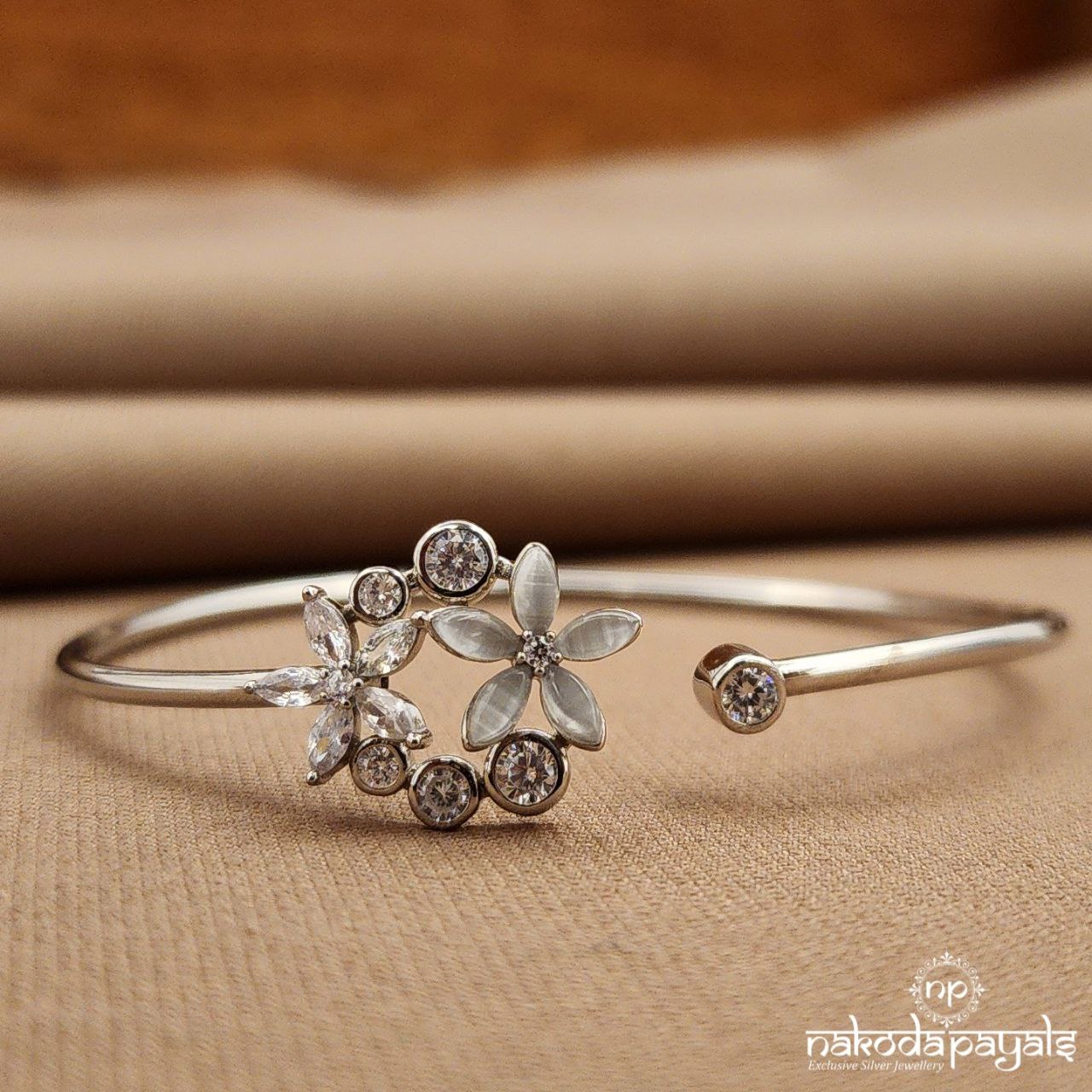 Glorious CZ Adjustable Kada (St3858)