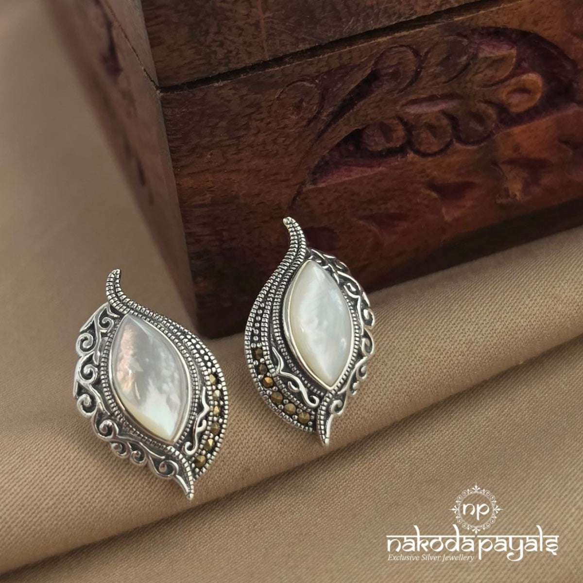 MOP Marcasite Studs (St4168)