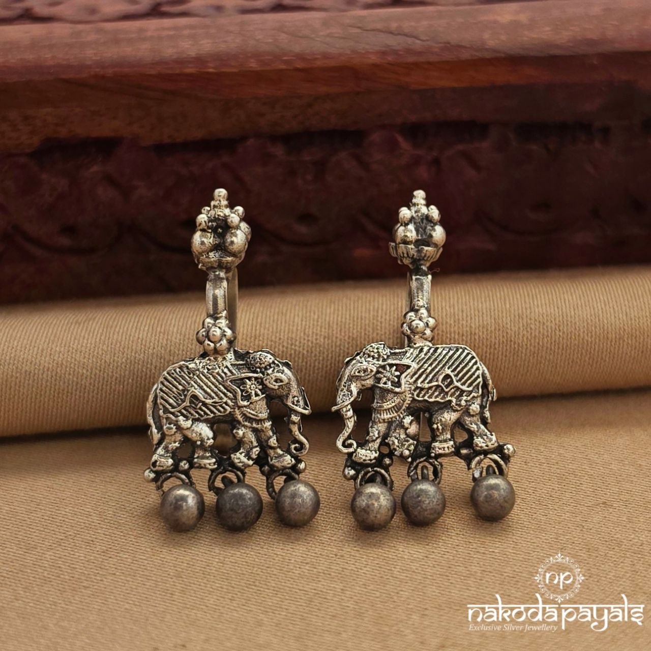 Cutsy Elephant Pressing Bugadi (S9494)