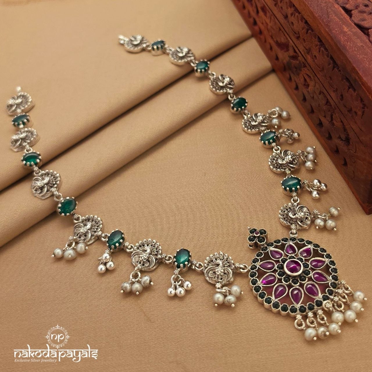 Peacock Glow Neckpiece (N11694)