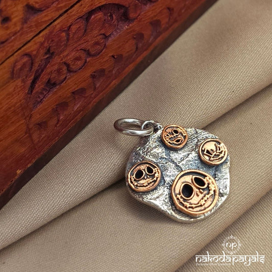 Spooky Halloween Pendant (St2126)