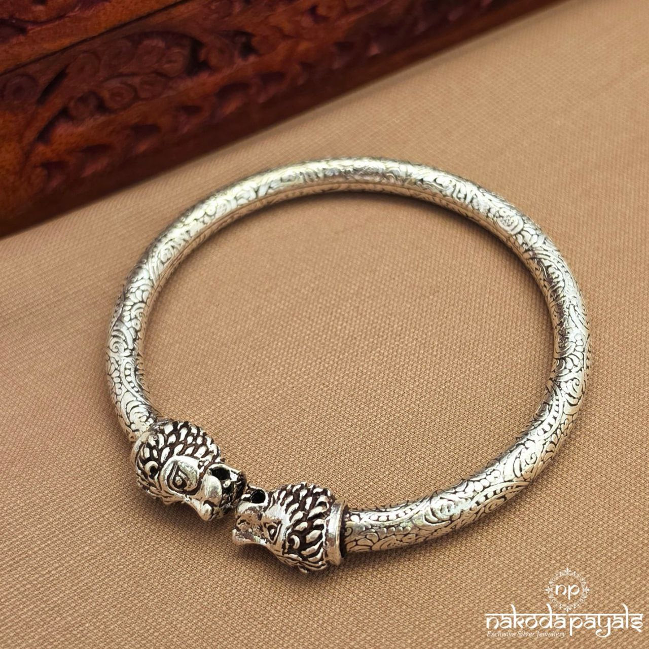 Oxidised Lion Face Mens Kada (Mc1126)