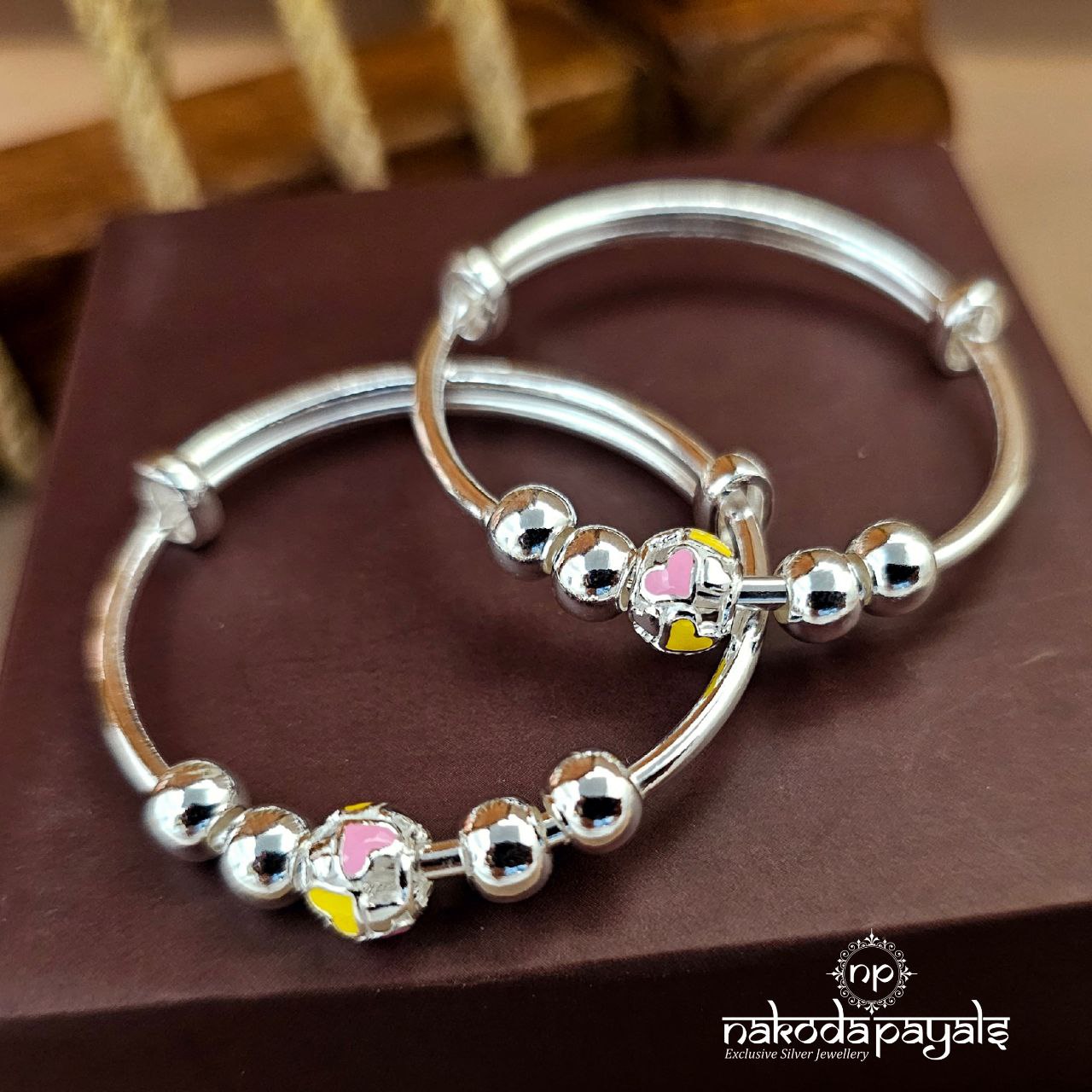 Sweetheart Enameled Kada Pair (Ka9459)