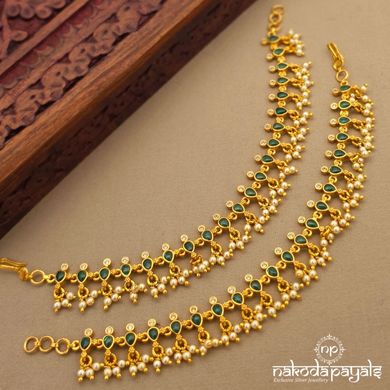 Greenish Pearl Maati (Gm1251)