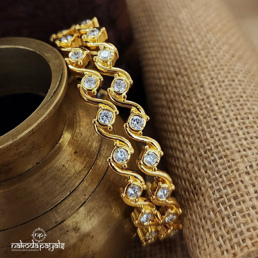 Glorious White Bangles (Gk2857)