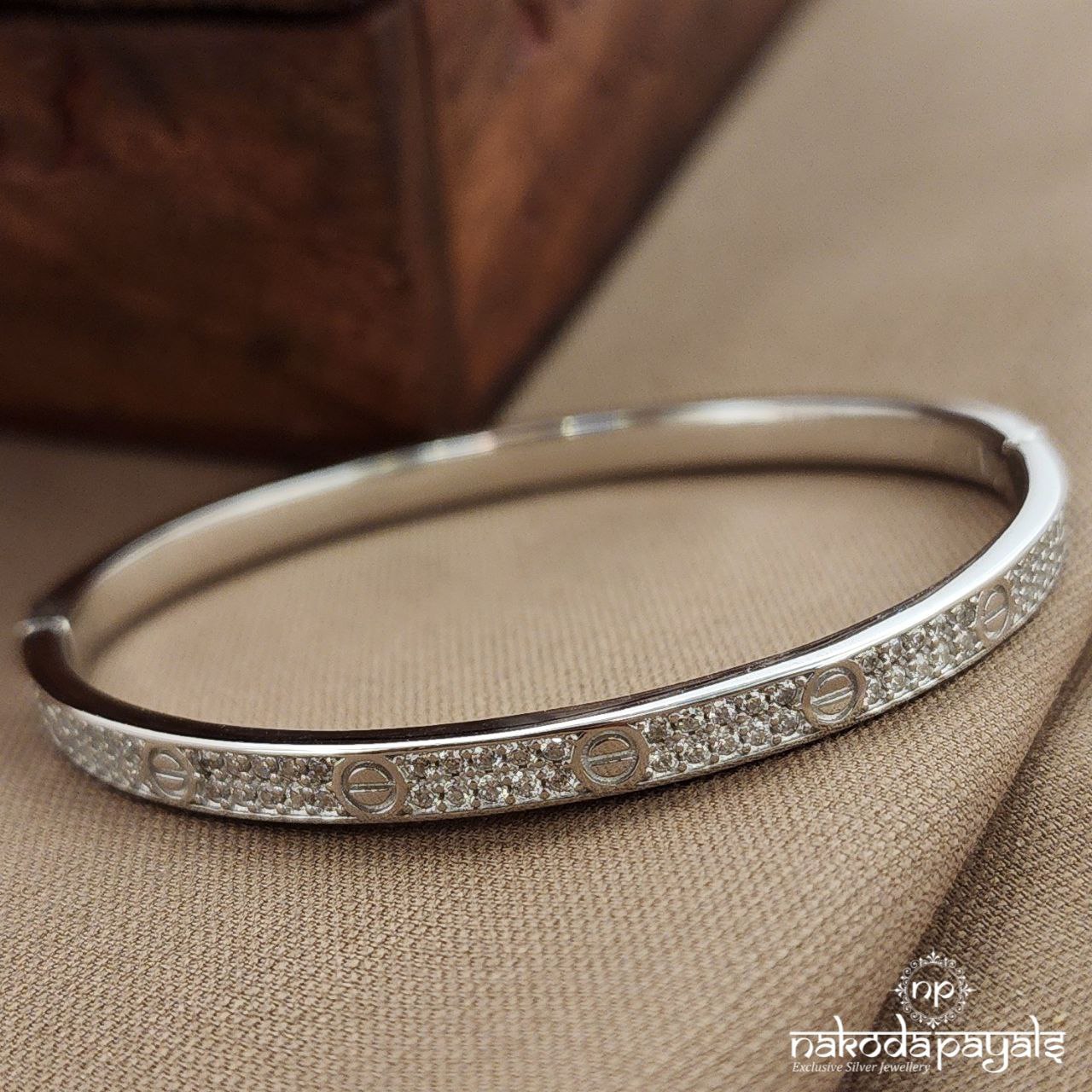 CZ White Kada (St3775)