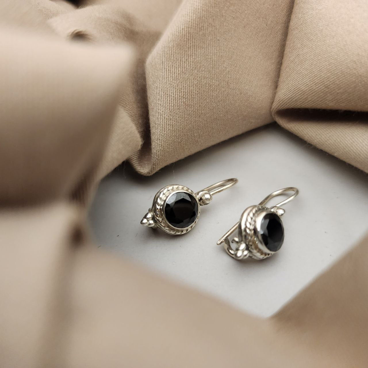 Elegant Hanging (H2057-65a)