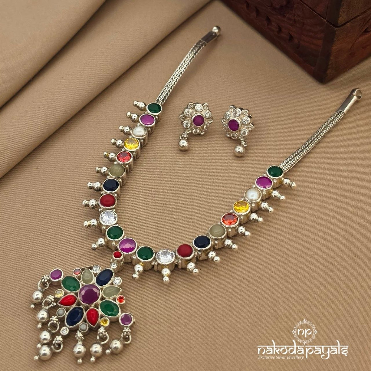 Reversible Neckpiece With Earring (N12146)