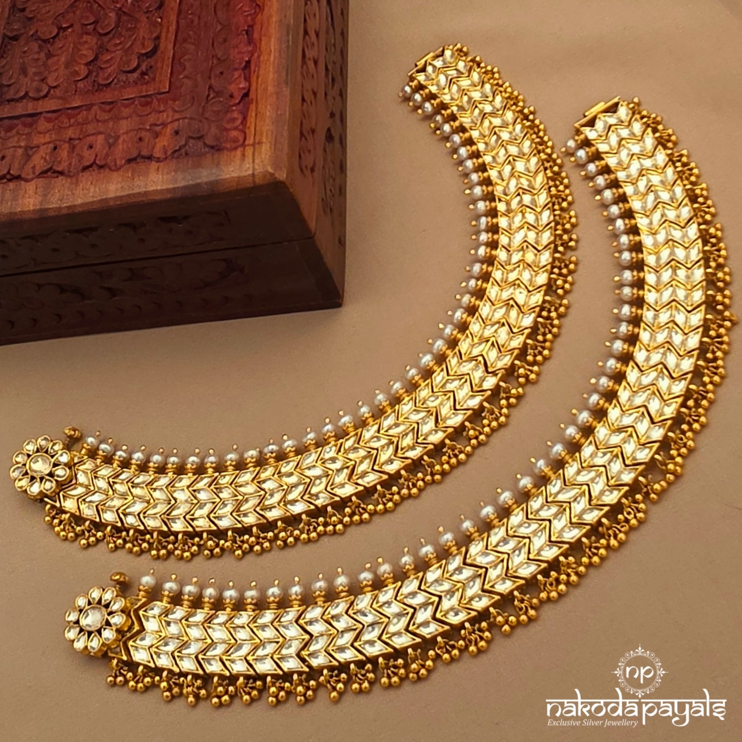 Exclusive White Kundan Anklets (A7011)