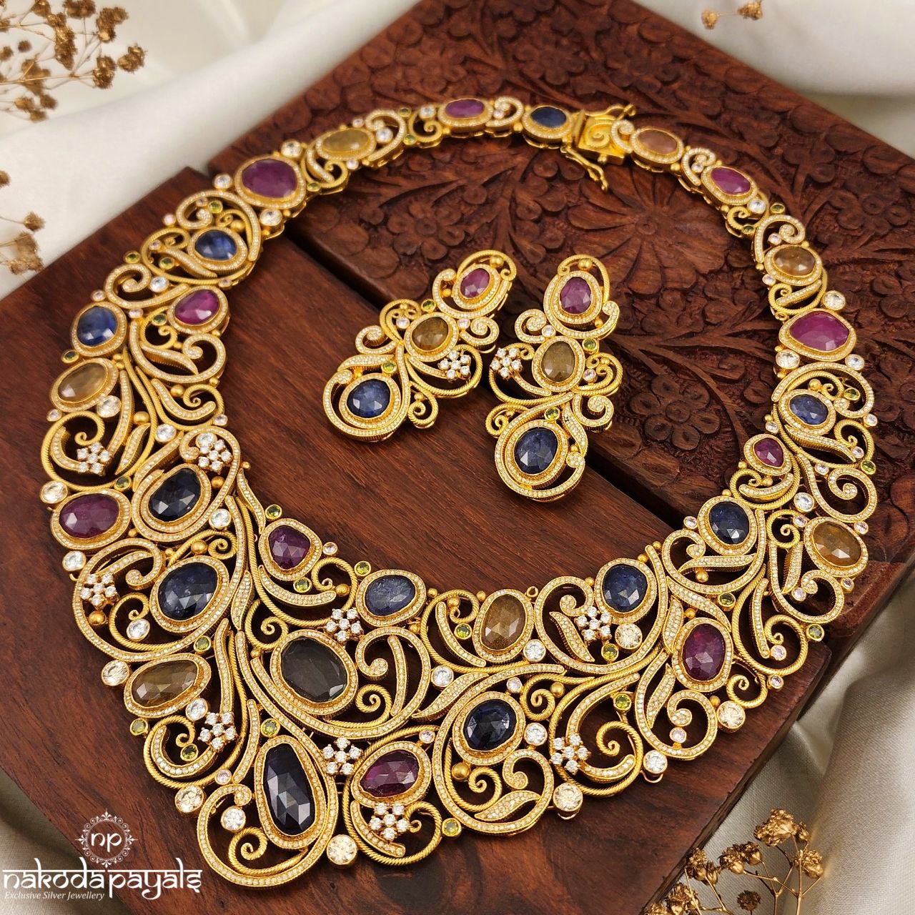 Unique Sparkling Neckpiece With Earrings (Gn8711)