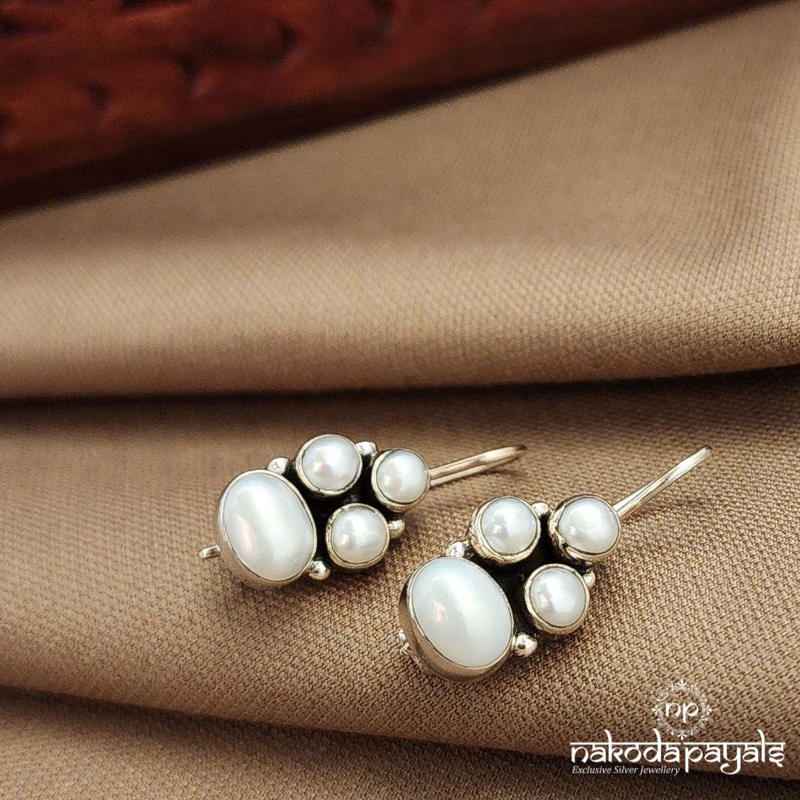 Pearled Drop Hanging (S9545)