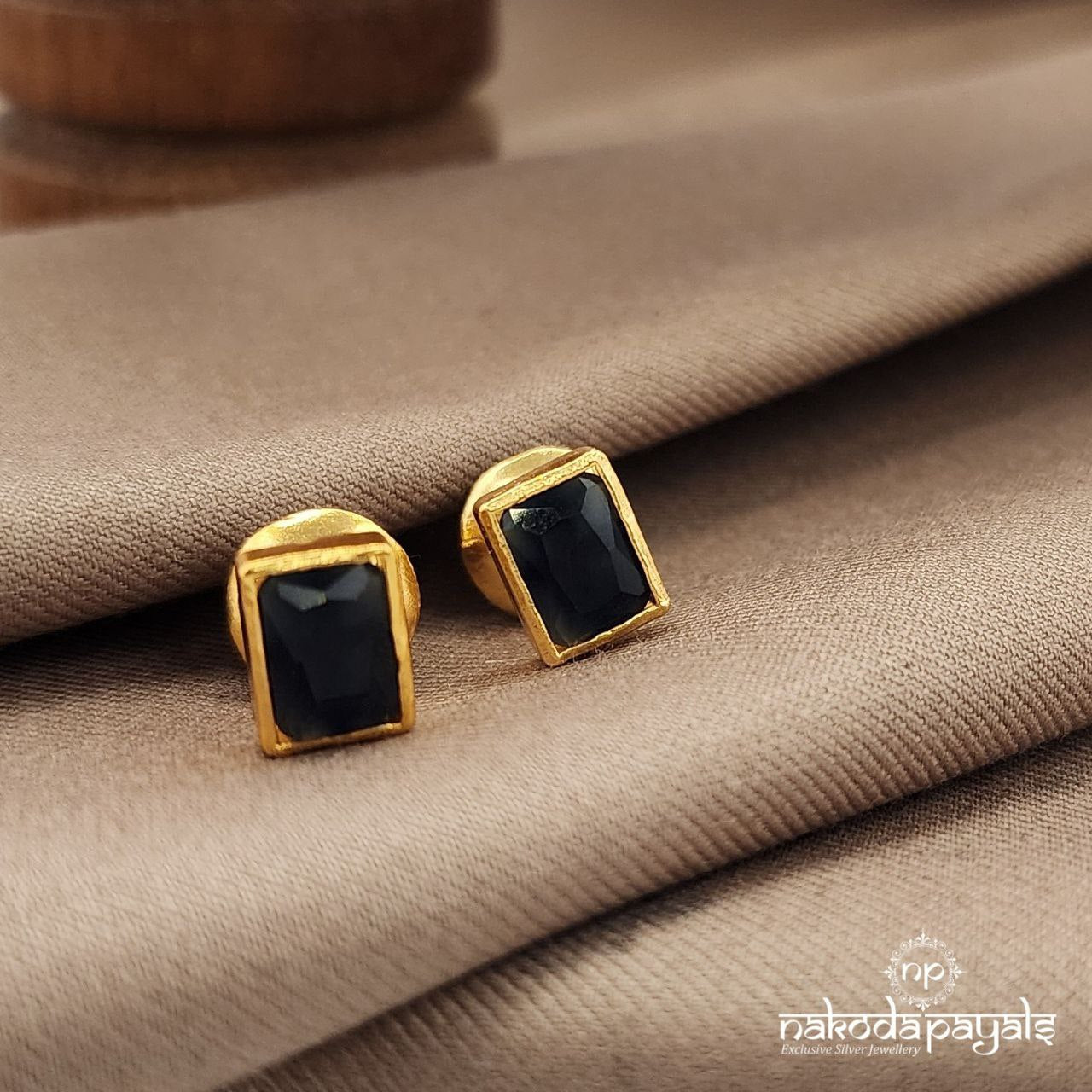 Gorgeous Squarish Pair Studs (Ge9851-56)