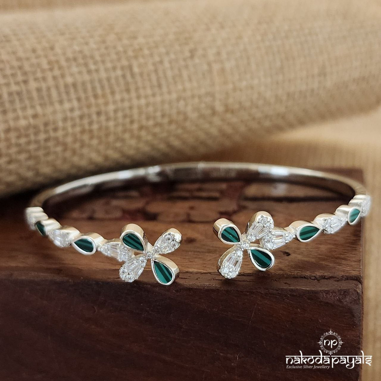 Green Floral Kada (Sk1082)