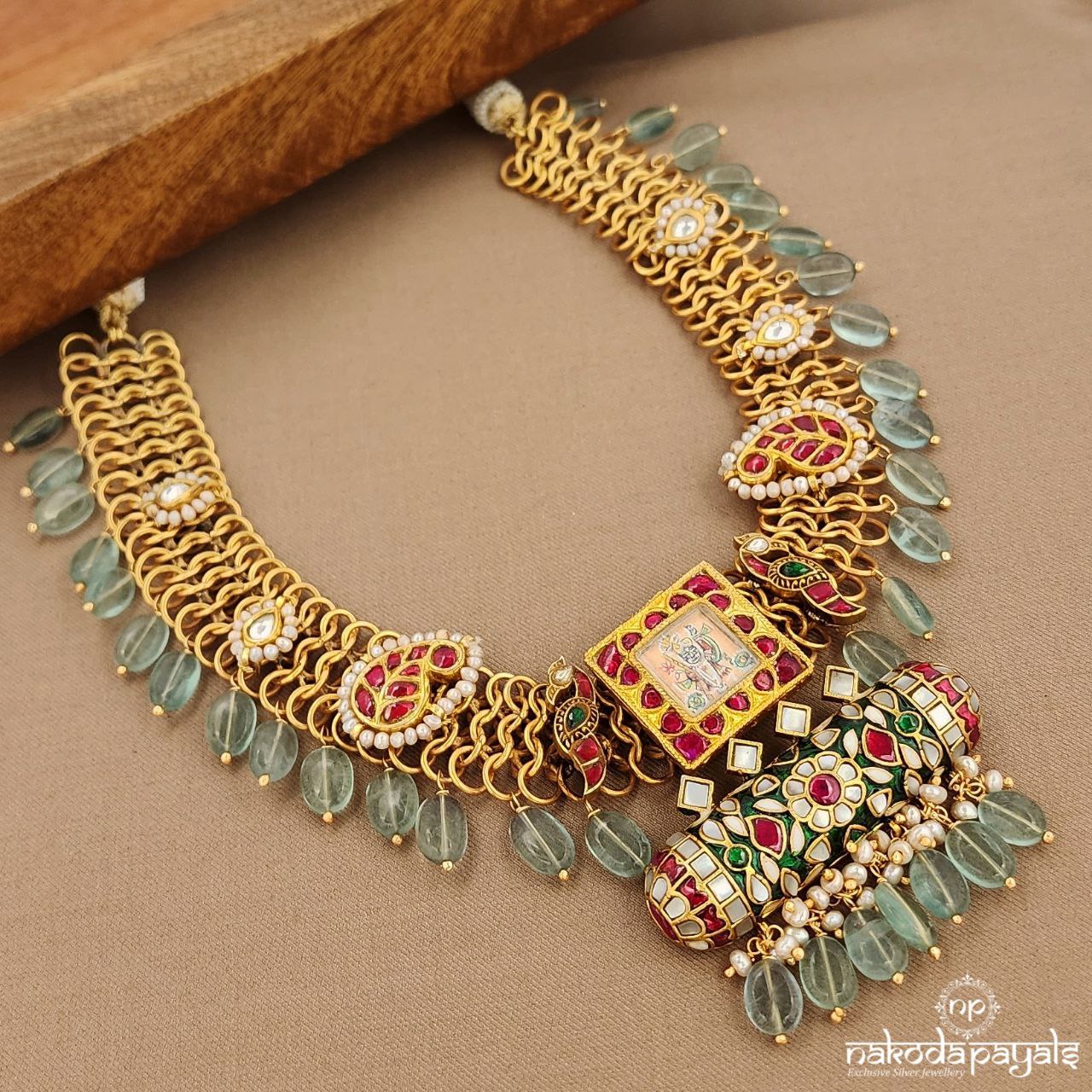 Mesmerizing Kundan Green Pearl Srinathji Neckpiece (Gn9283)