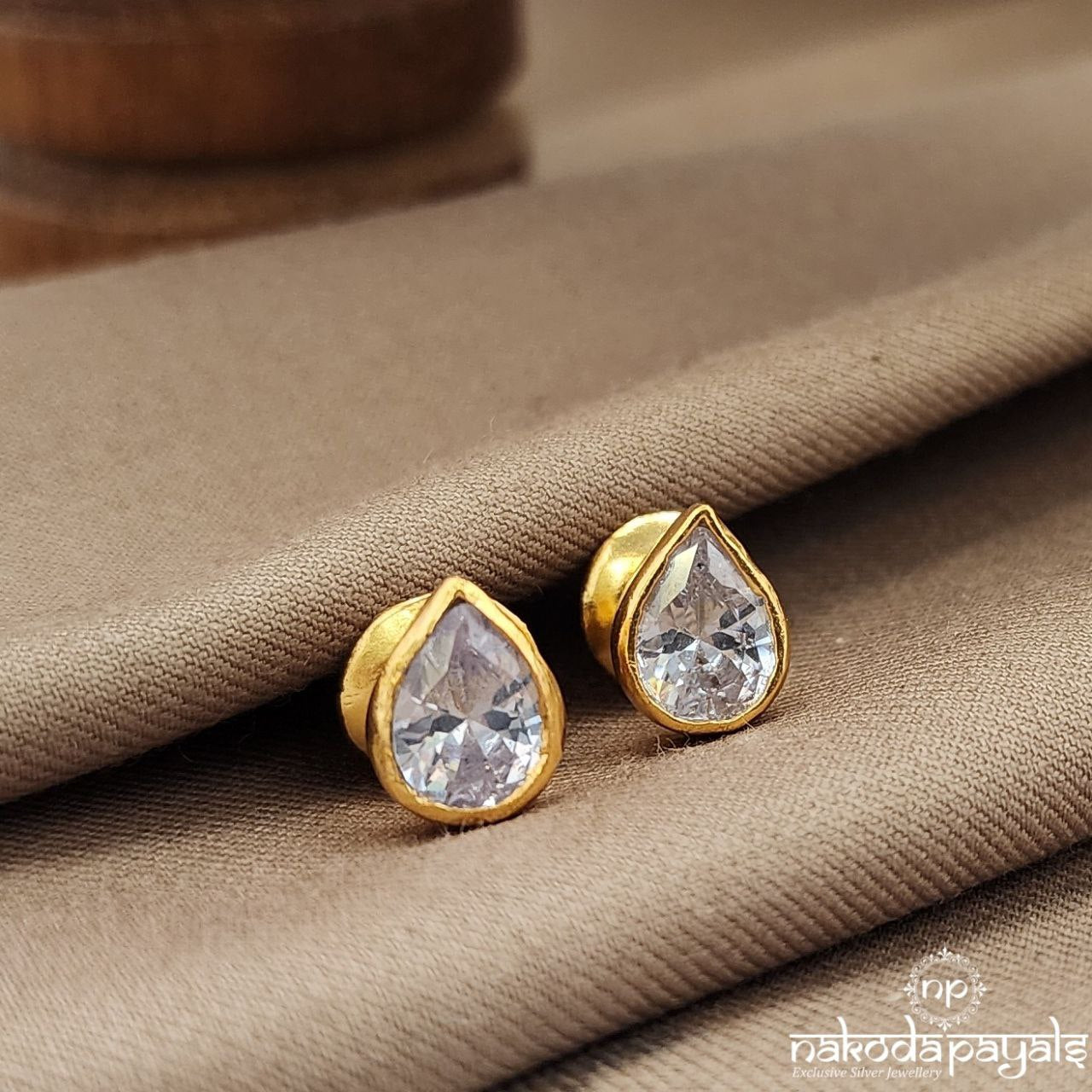 Elegant Pair Studs (Ge9826-32)