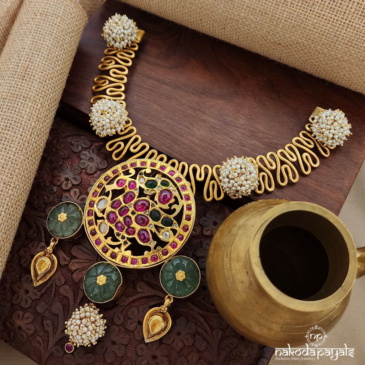 Grand Peacock Pearled Neckpiece (Gn8984)