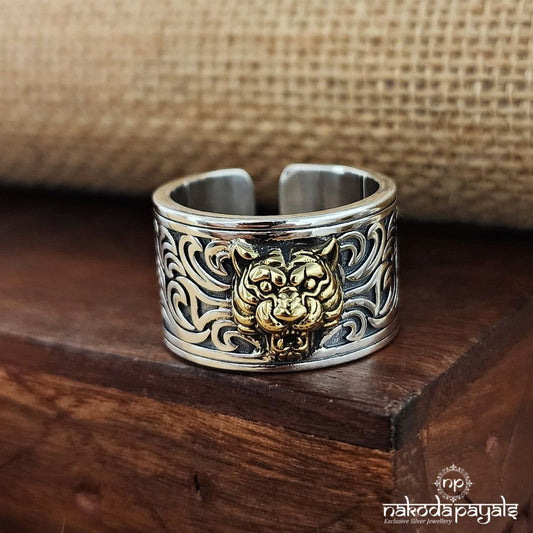 Dual tone Swirl Lion Face Fingerring (F2769)