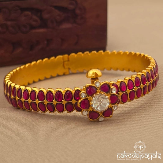Elegant Floral Kundan Screw Kada (Gk3387)