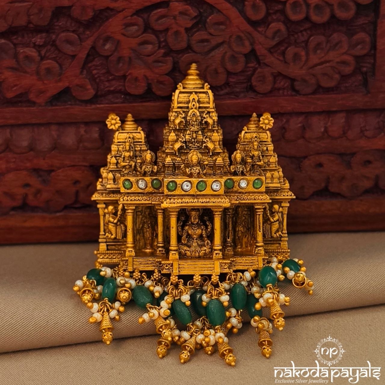 Green Pearly Lakshmi Gopuram Pendant (Gp2290)