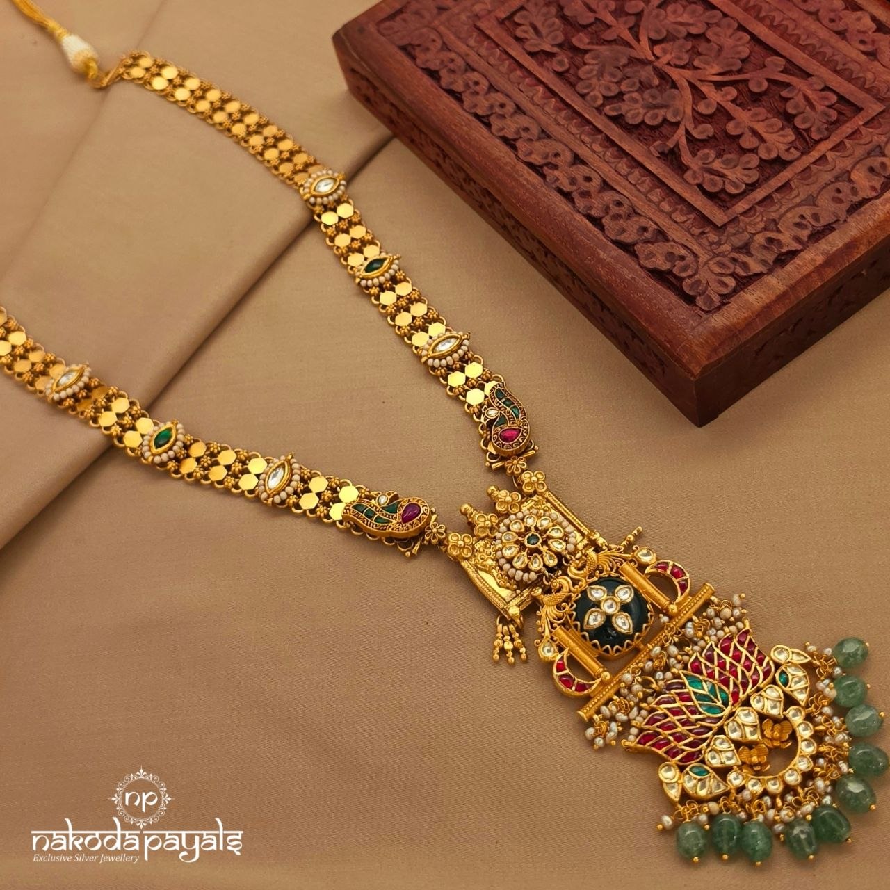 Lotus Traditional Neckpiece (Gn10098)