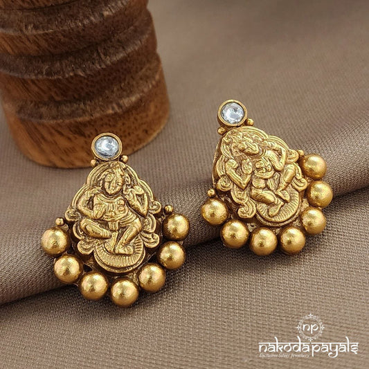 White Lakshmi Studs (Ge10069)