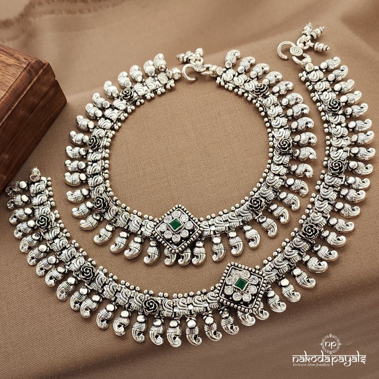 Squarish Green Peacock Anklets (A6486)