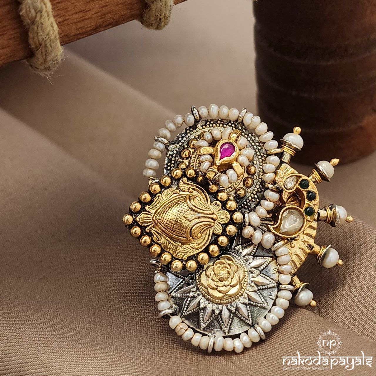 Kundan Pearled Finger Ring (F2869)