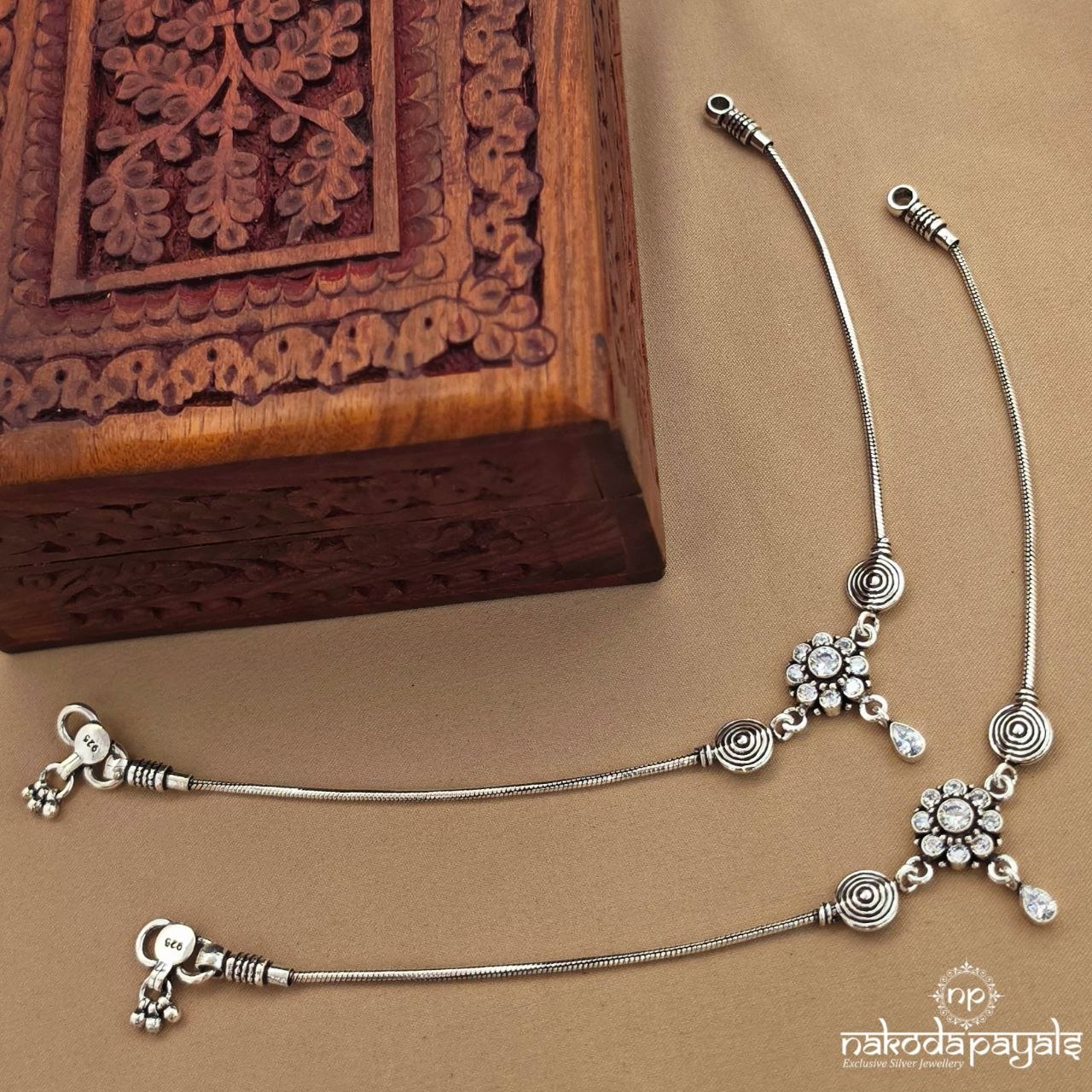 Cutsy Floral Anklet (A7092)