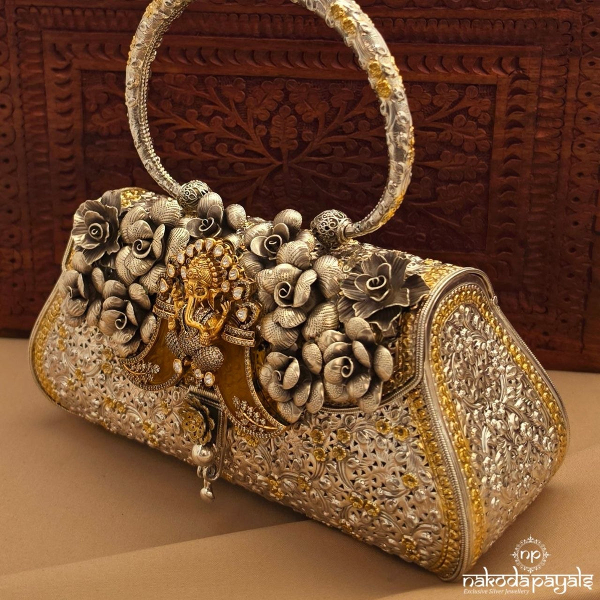 Exemplary Ganesha Moissanite Purse (Esa348)