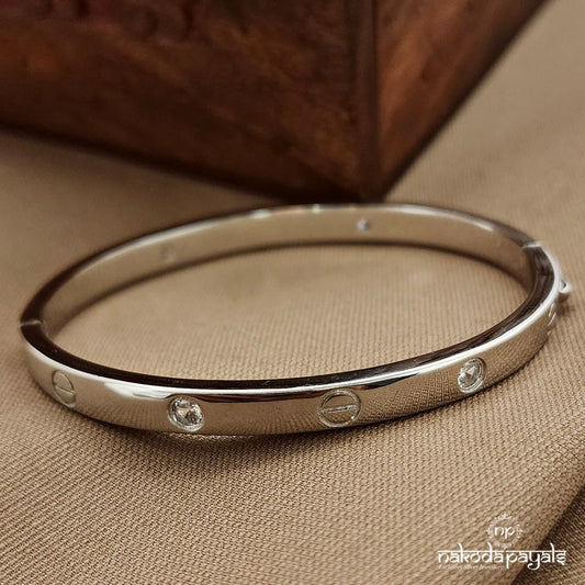 White  Plain  Kada (St3772)