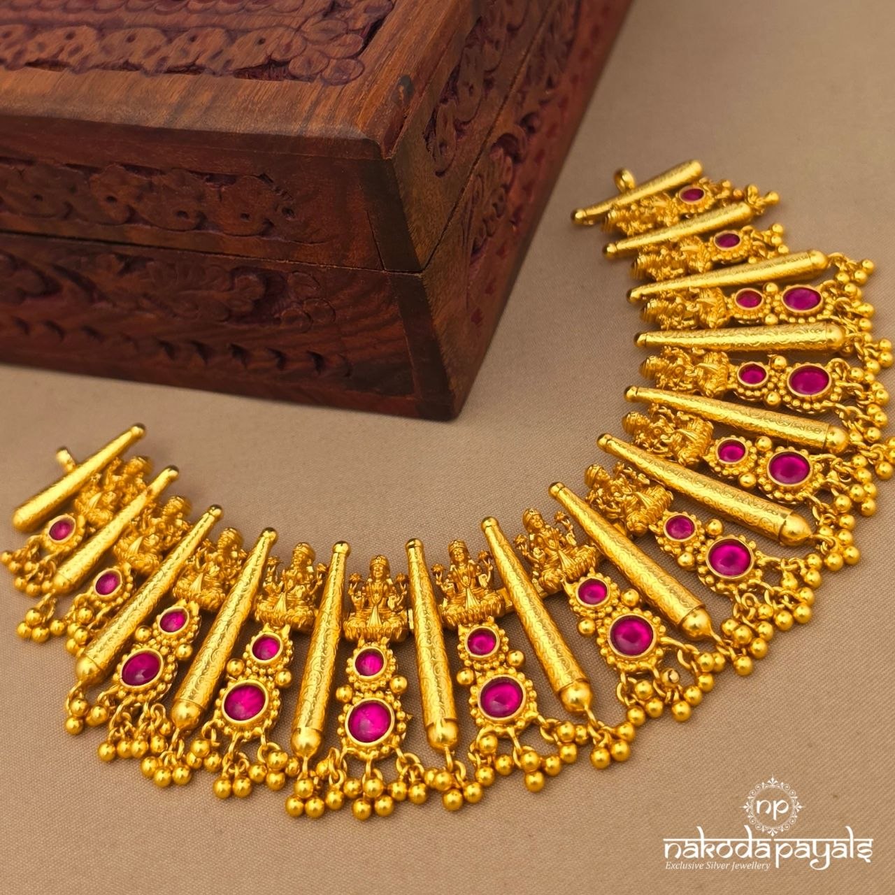 Gorgeous Lakshmi Neckpiece (Gn10757)