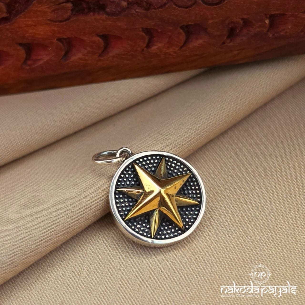 Endearing Dual Tone Pendant (St2125)