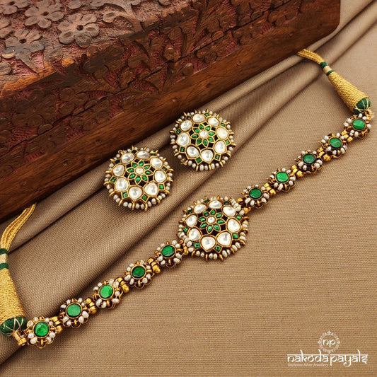 Green Choker With Earrings (Gn9945)