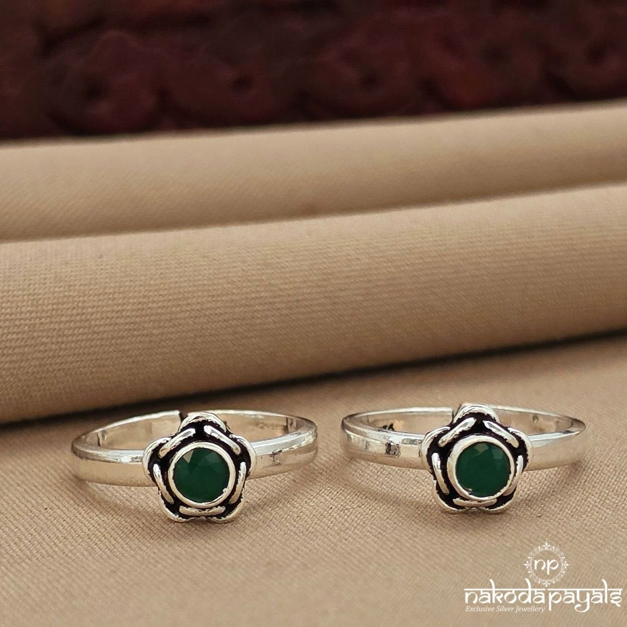 Cutsy Green Dot Toerings (T4866)