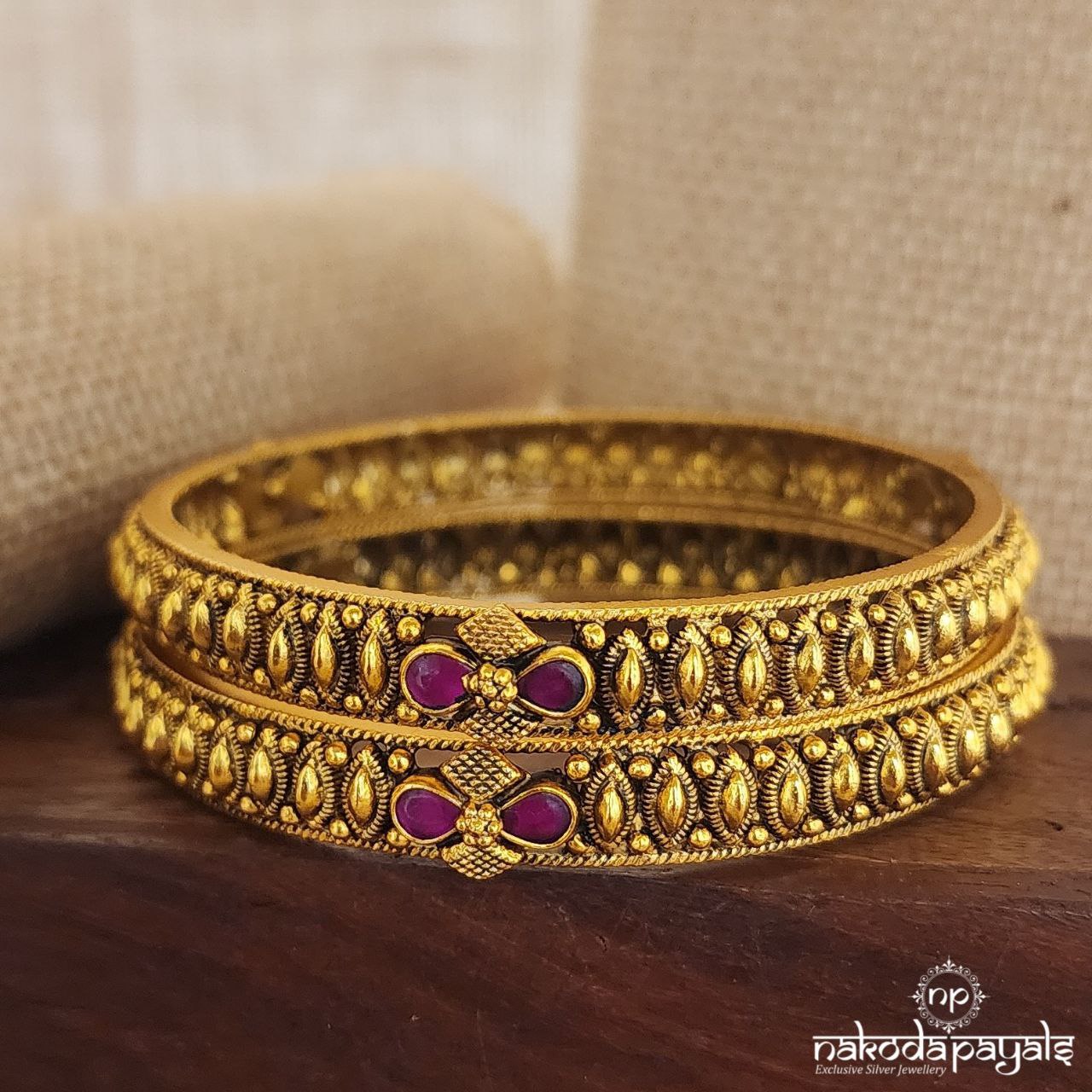 Pink Carved Bangles (Gk2793)