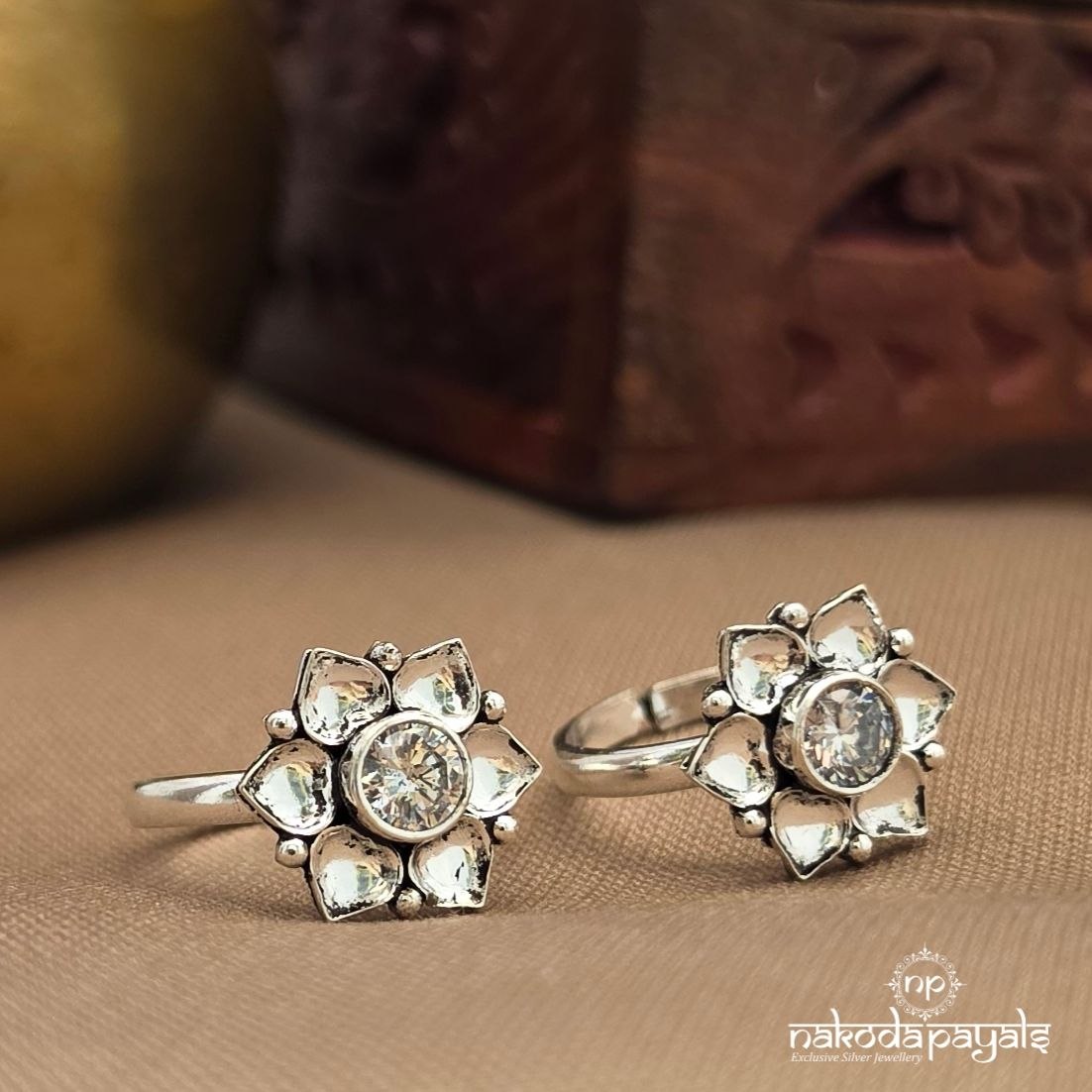 Exclusive Floral Toerings (T4991–92)