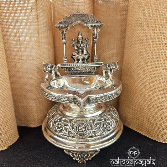 Lakshmi Kamakshi Deepam (Aa1908)