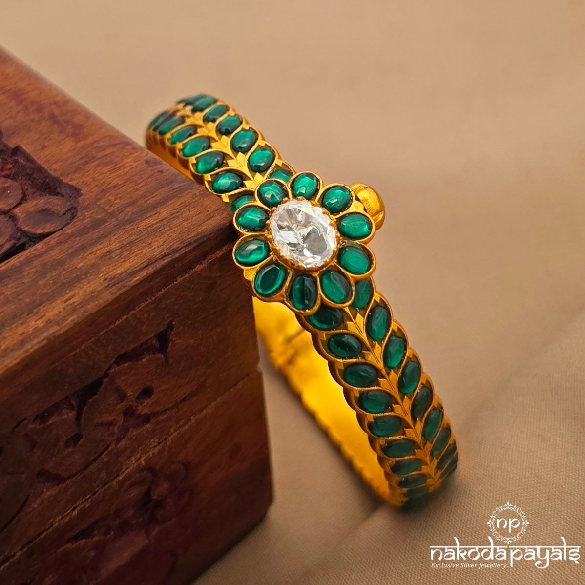 Exclusive Greenish Screw Kada (Gk3384)