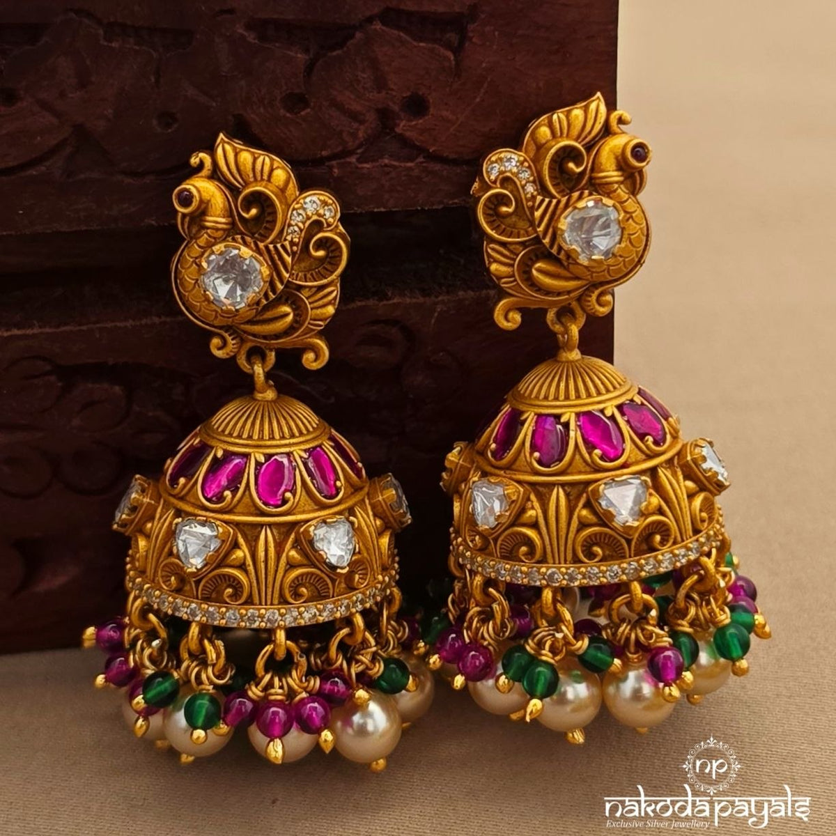 Lakshmi Pearled Kundan Neckpiece With Earrings (Gn10927)
