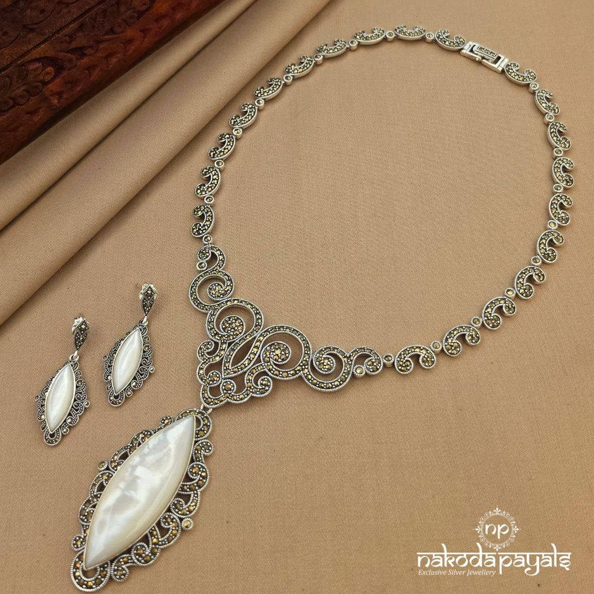 Statement MOP Marcasite Neckpiece With Earring (N12161)