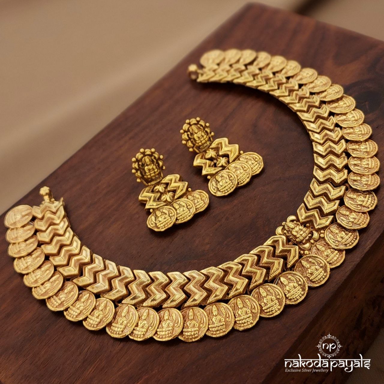 Lakshmi Coined Neckpiece With Earrings (Gn9788)