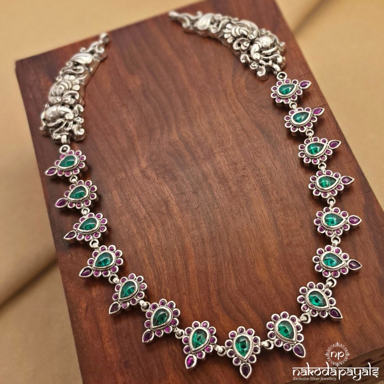 Glorious Reversible Neckpiece (N11985)