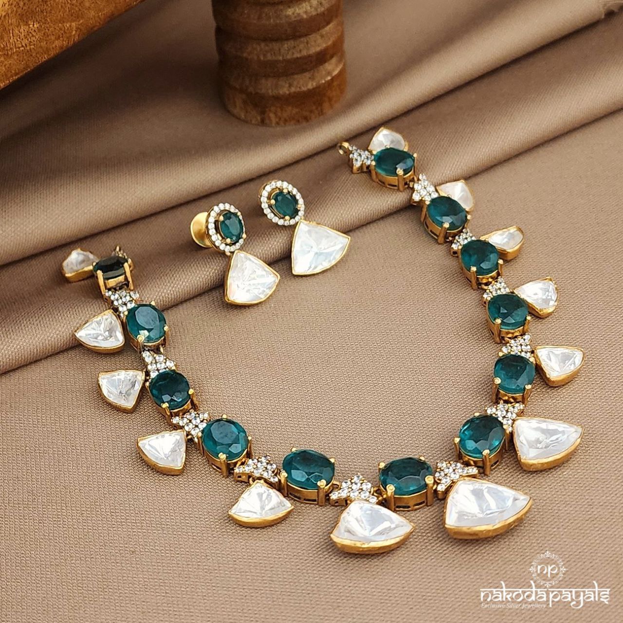 Emerald Green Moissanite Neckpiece With Earrings (Gn9515)