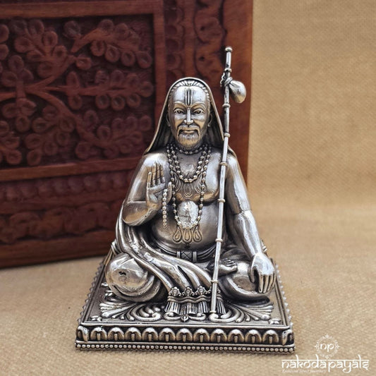 Raghavendra Idol (Aa2670-73)