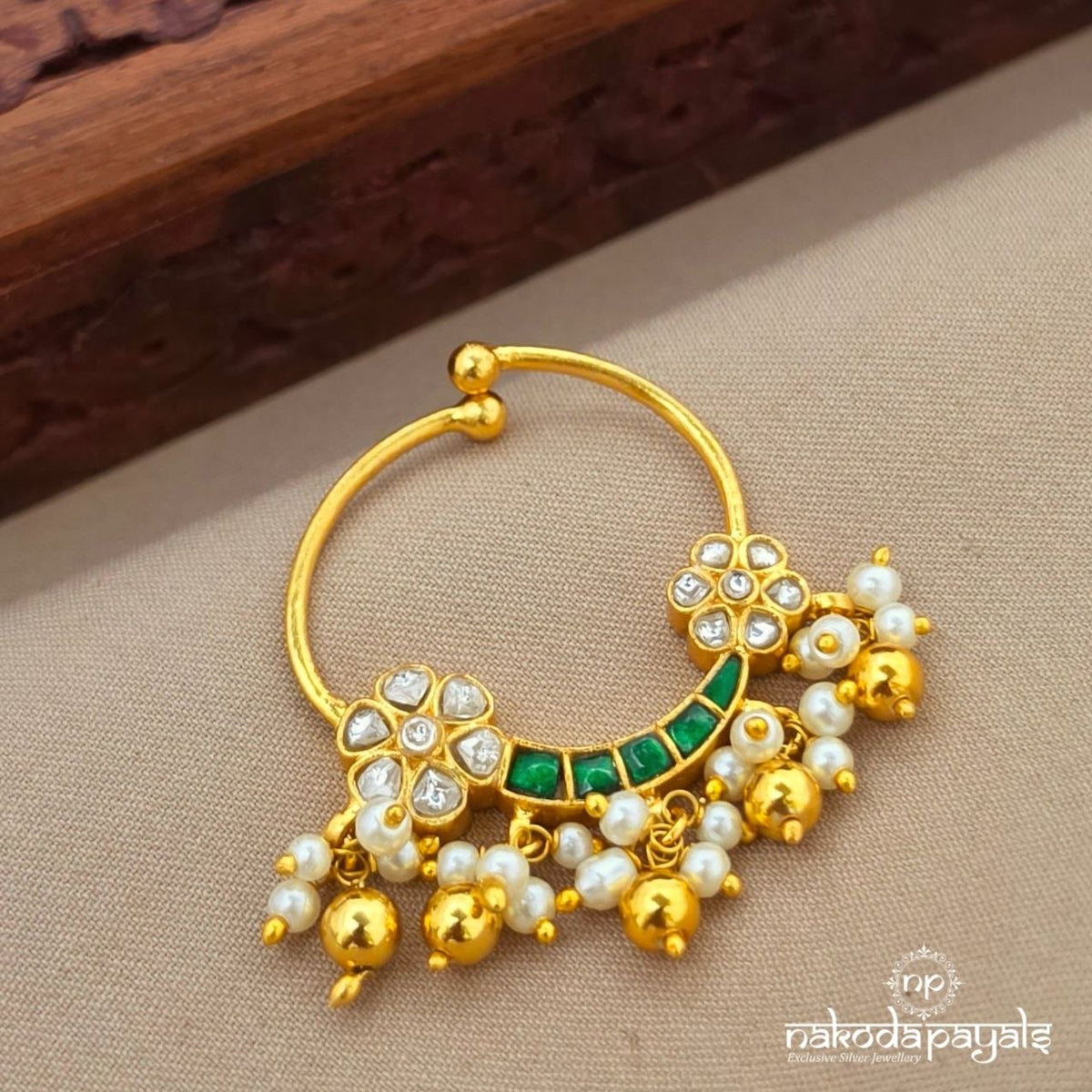 Green Floral Nath (Np792)