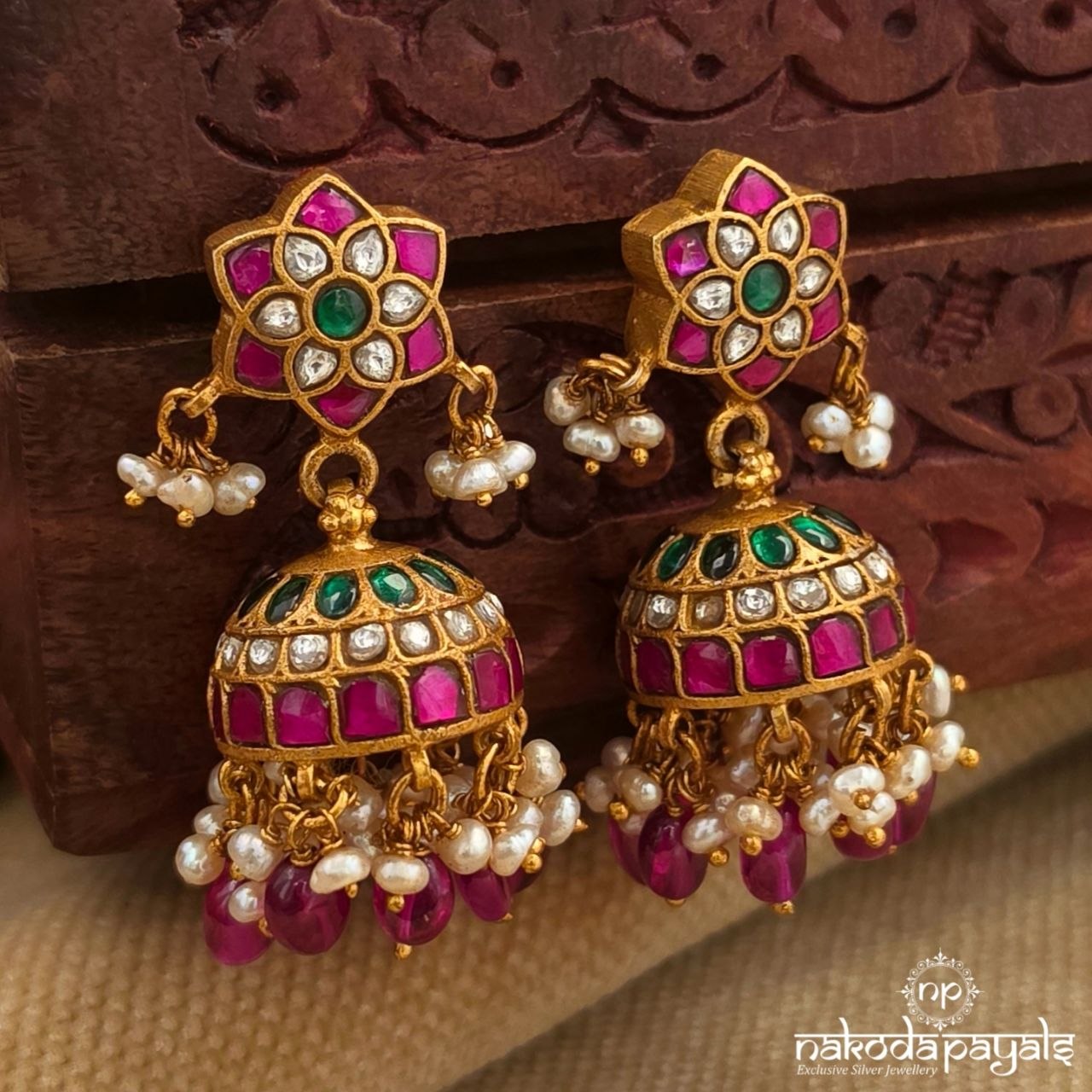 Kundan Floral Pearly Jhumka (Ge11074)