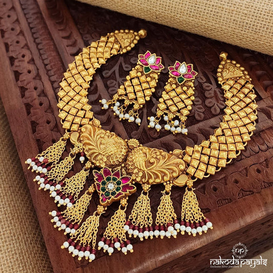 Lotus Kemp Kundan Neckpiece With Earrings (Gn9414)