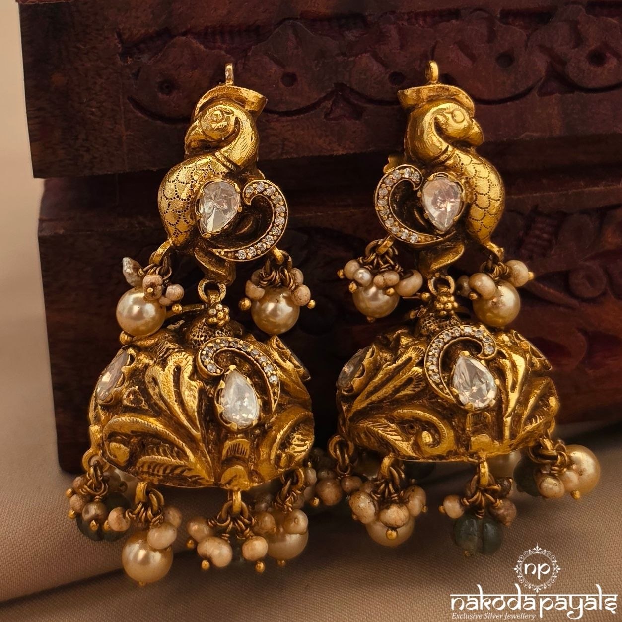 Elegant Peacock Pearl Jhumka (Ge11322)
